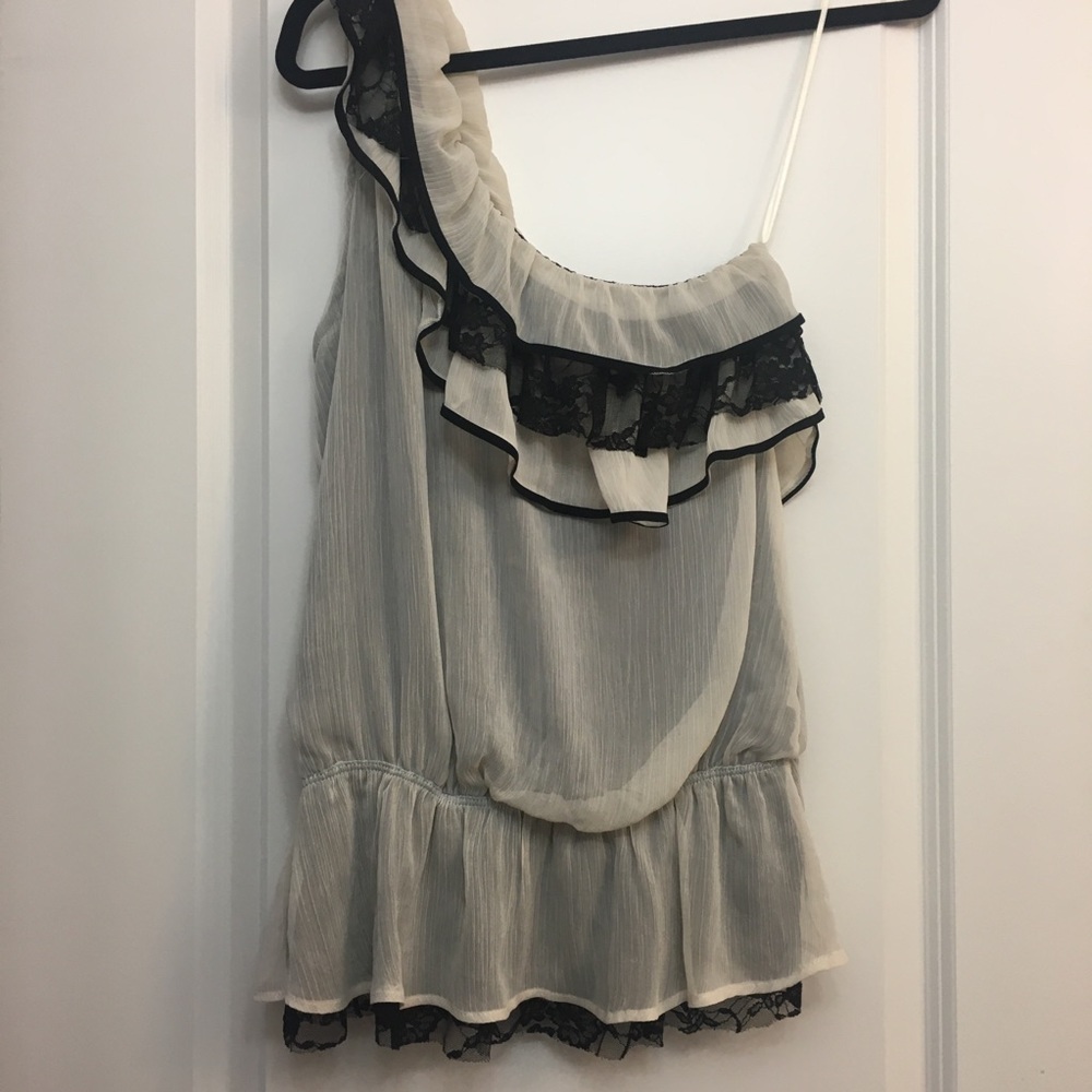 GUESS One Shoulder Ruffle Top - Picture 1 of 8